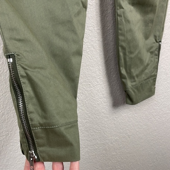 NWT Jeremy Scott Military Green High Rise Cargo Pants Butterfly Guns Patch Sz 8 - Picture 7 of 16